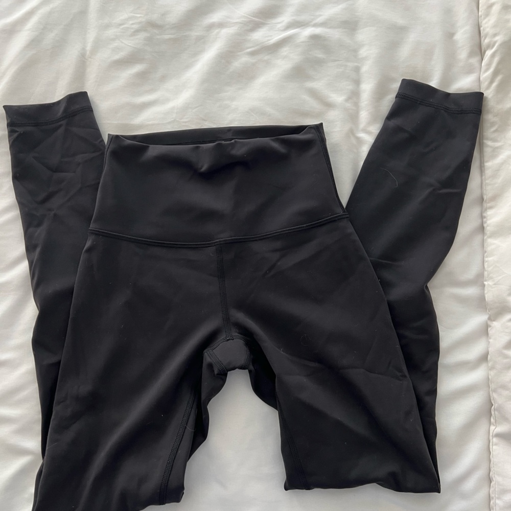 Black lululemon leggings